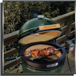 Tournebroche L - BIG GREEN EGG exemple barbecue kamado ouvert