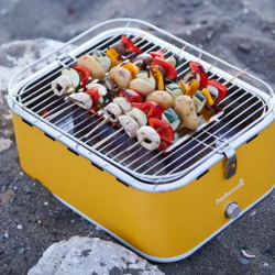 Barbecue nomade Carlo Sunshine Yellow - BARBECOOK en action