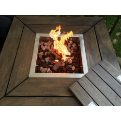 Table Brasero KUB classic en Bois Exotique 110 x 110 cm en action