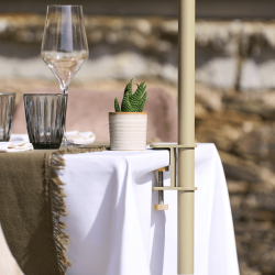 Lampadaire vert sauge paranocta en utilisation