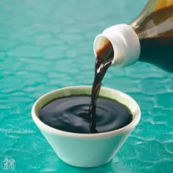 Sauce Soja 2 Ans d'Âge 200 ml dans un récipient
