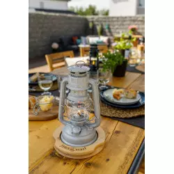 Socle en Bois pour Lampe Tempête Feuerhand 276 avec lampe sur table